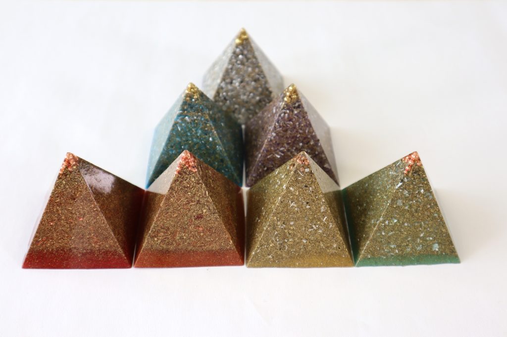 orgonite pyramid chakra set